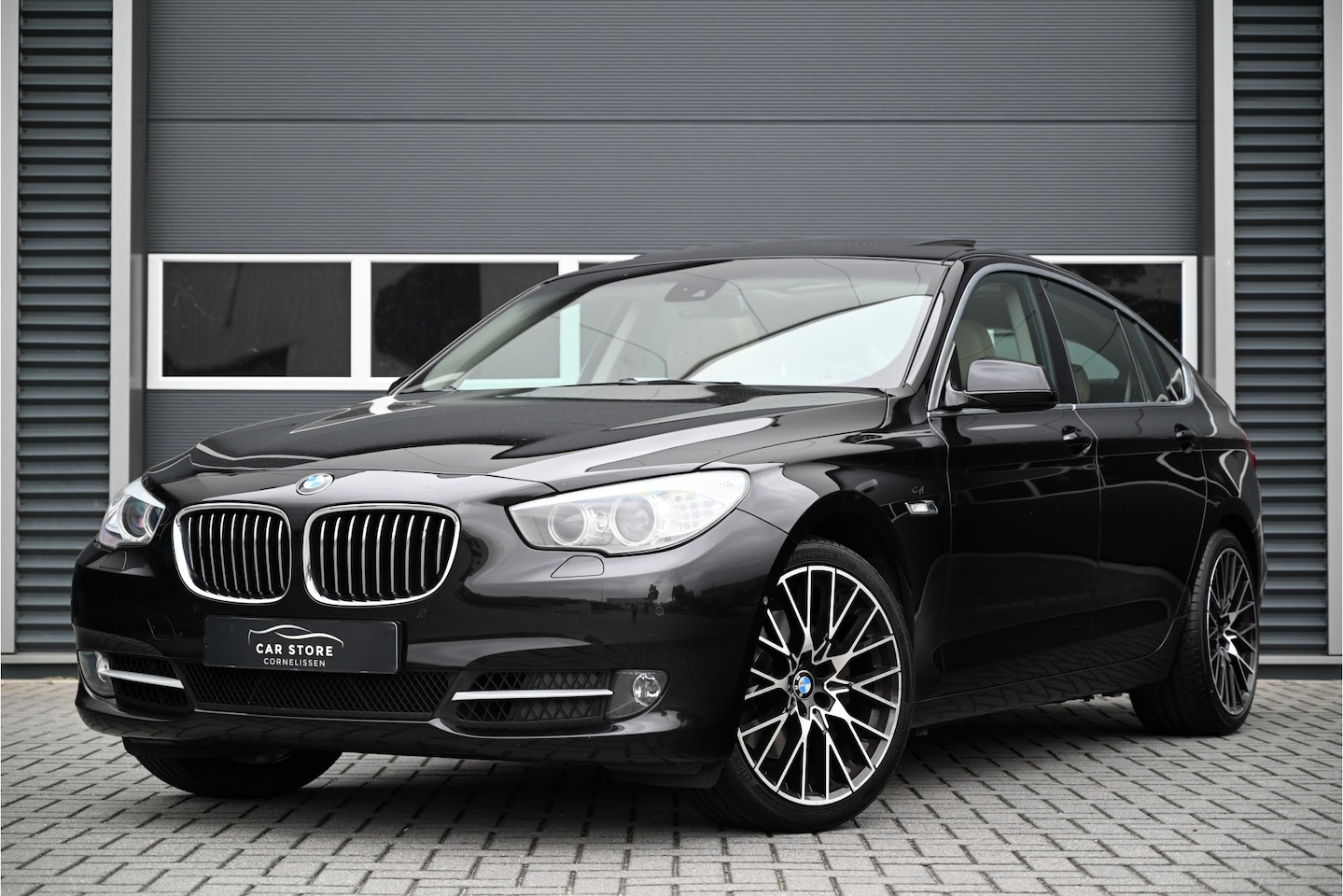 BMW 5-serie Gran Turismo - 535i HIGHT EXECUTIVE / PANO / LEDER / MEMORY / 360 CAMERA / XENON / PERFECT ONDERHOUDEN - AutoWereld.nl