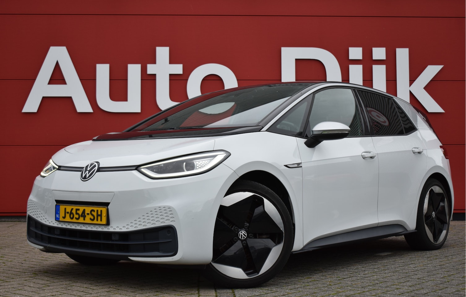 Volkswagen ID.3 - First Max 58 kWh Matrix-LED | Pano | Camera | Carplay | Adapt. Cruise | Keyless | Navi | C - AutoWereld.nl