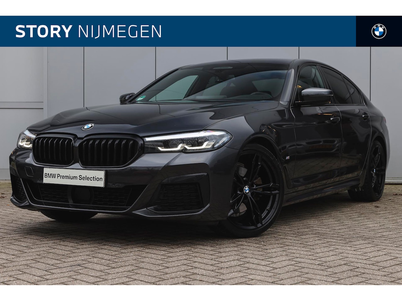 BMW 5-serie - 520d High Executive M Sport Automaat / Sportstoelen / Stoelverwarming / Achteruitrijcamera - AutoWereld.nl