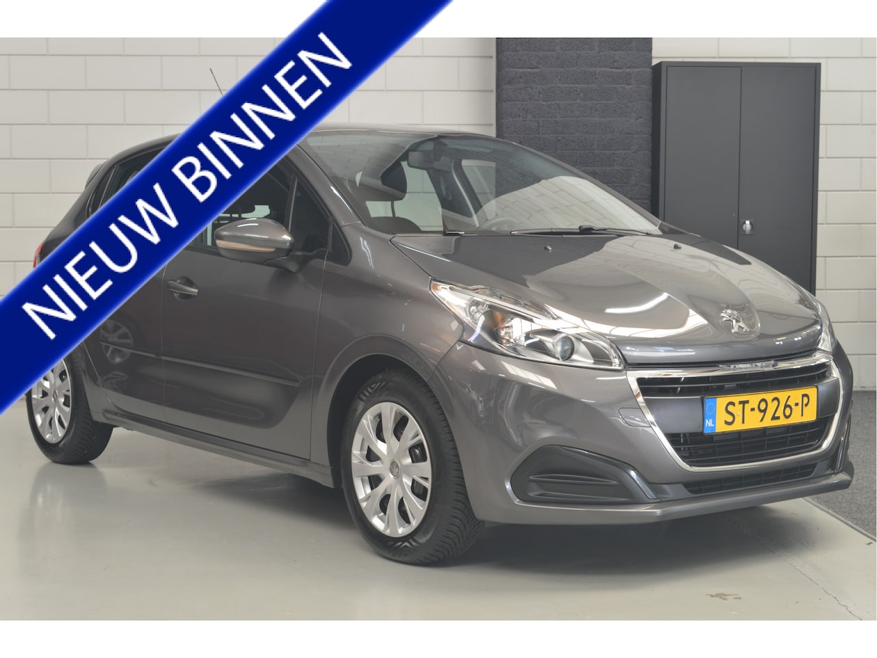 Peugeot 208 - 1.2 PureTech Active // 42.000 km // AIRCO // CRUISE CONTROLE // CARPLAY // DEALER ONDERHOU - AutoWereld.nl
