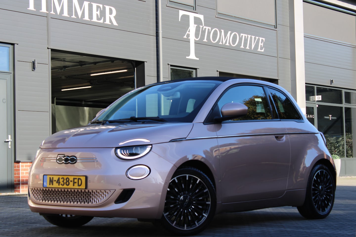 Fiat 500 C - Icon 42 kWh - Winterpakket - Adaptive cruise control 17 inch - AutoWereld.nl