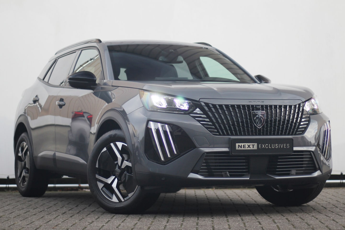 Peugeot 2008 - 1.2 PureTech 130 GT | ACC | 360 | Carplay | Keyless - AutoWereld.nl