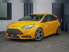 Ford Focus - 2.0 EcoBoost ST-3 250PK Downpipe / BULL-X