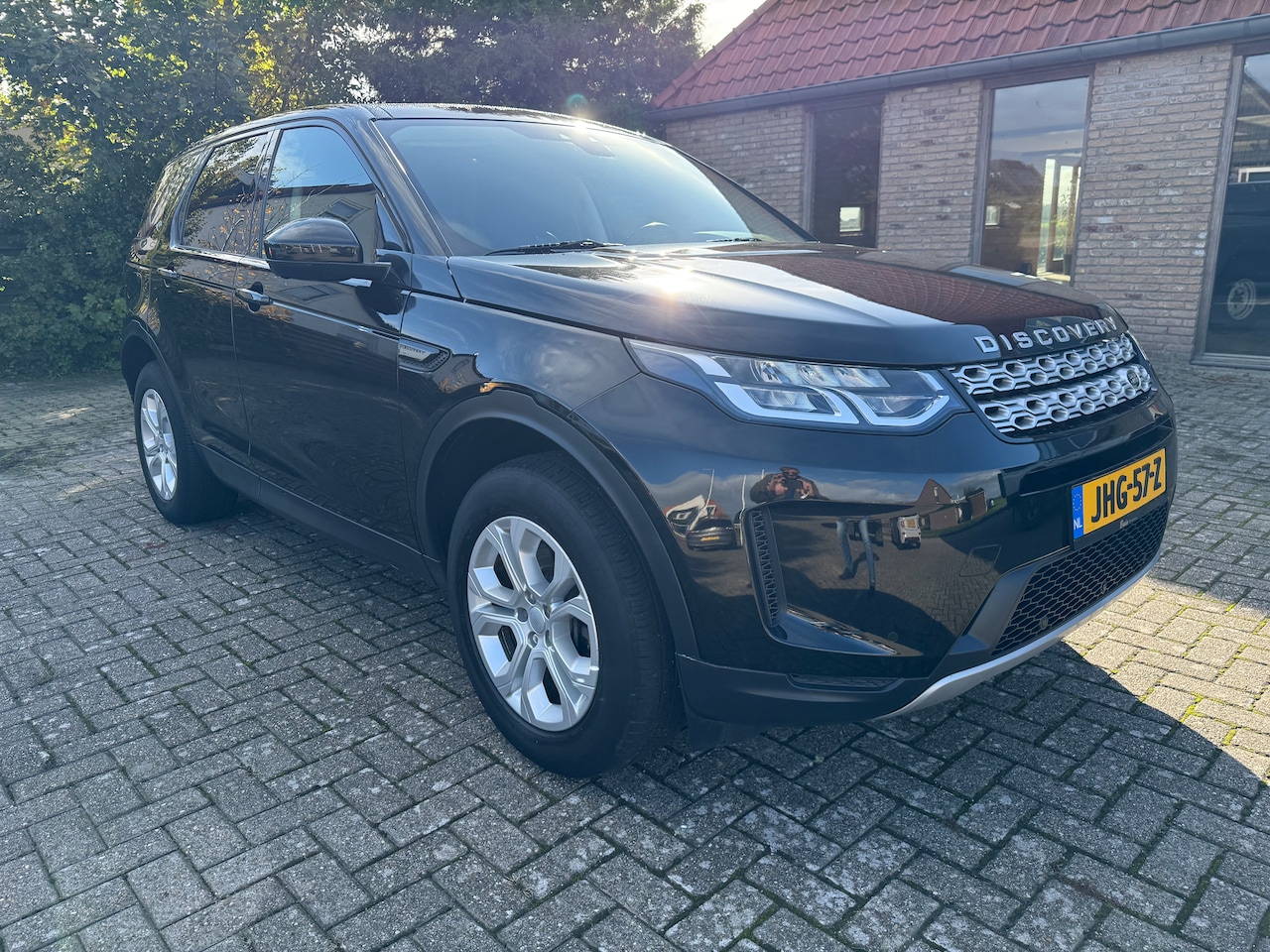 Land Rover Discovery Sport - P300e 2.0 R-Dynamic S - AutoWereld.nl