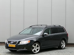 Volvo V70 - T4 Limited Edition Xenon / Navi / Leer