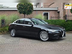 Alfa Romeo Giulia - 2.0T Super 200 PK Aut. Leder Camera Memory Stuurwiel verw. Keyless 18''