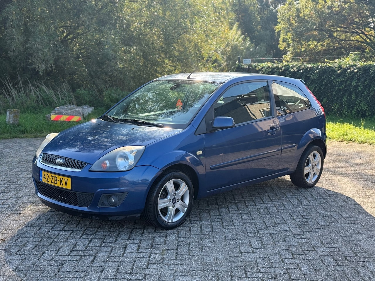 Ford Fiesta - 1.4-16V Futura AIRCO I NWE APK I GOED ONDERHOUDEN - AutoWereld.nl