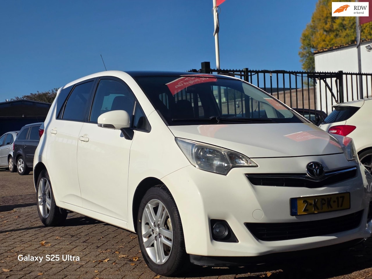 Toyota Verso S - 1.3 VVT-i Dynamic panorama dak achteruit camera airco elektrische ramen cv op afs - AutoWereld.nl