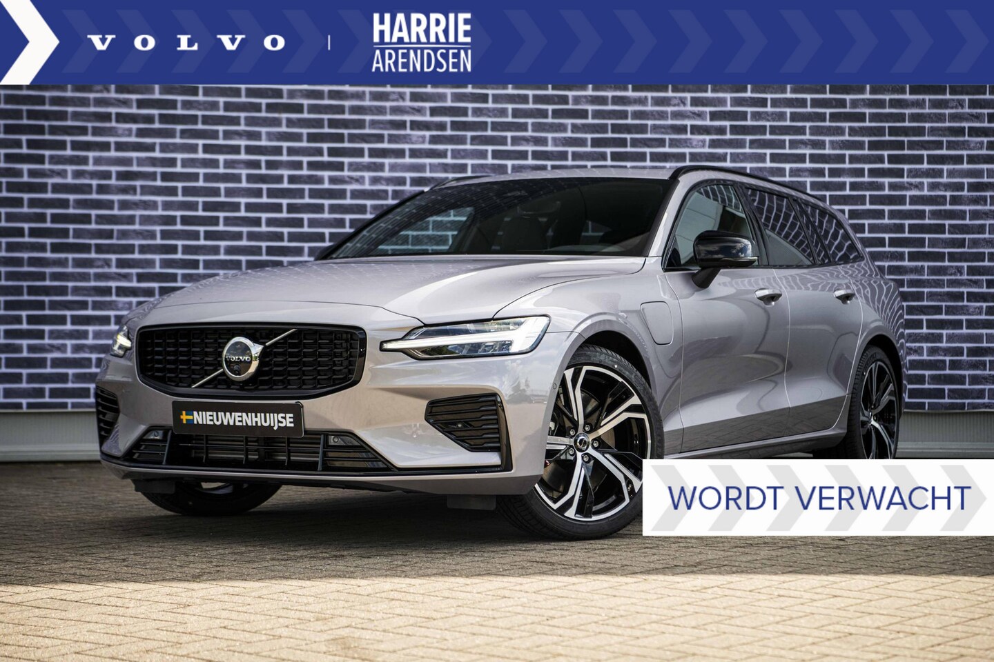 Volvo V60 - 2.0 T6 Plug-in hybrid AWD Plus Dark | Panoramadak | Head-up display | Visual Park Assist 3 - AutoWereld.nl