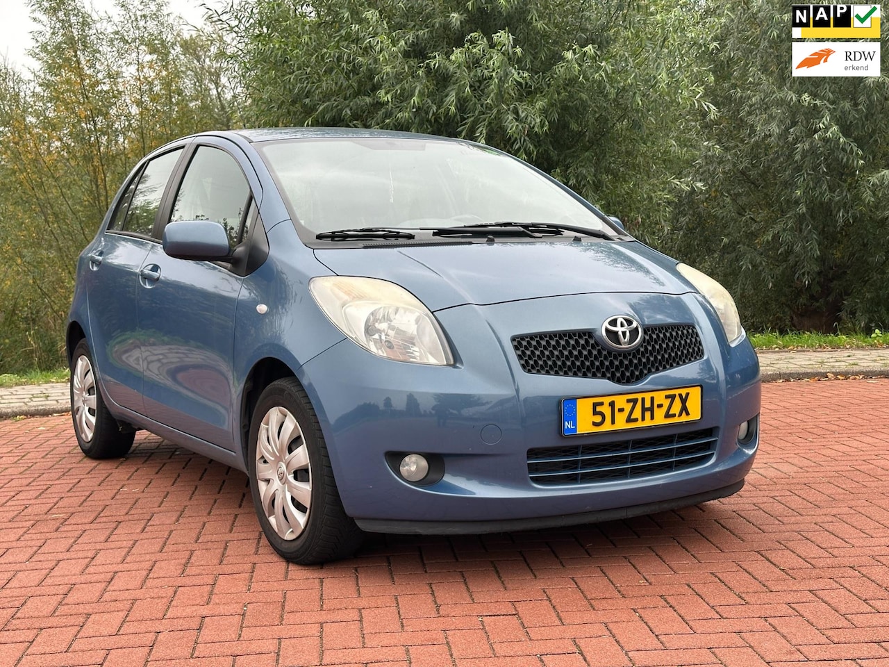 Toyota Yaris - 1.3 VVTi Sol MMT Automaat/Airco/Nap - AutoWereld.nl