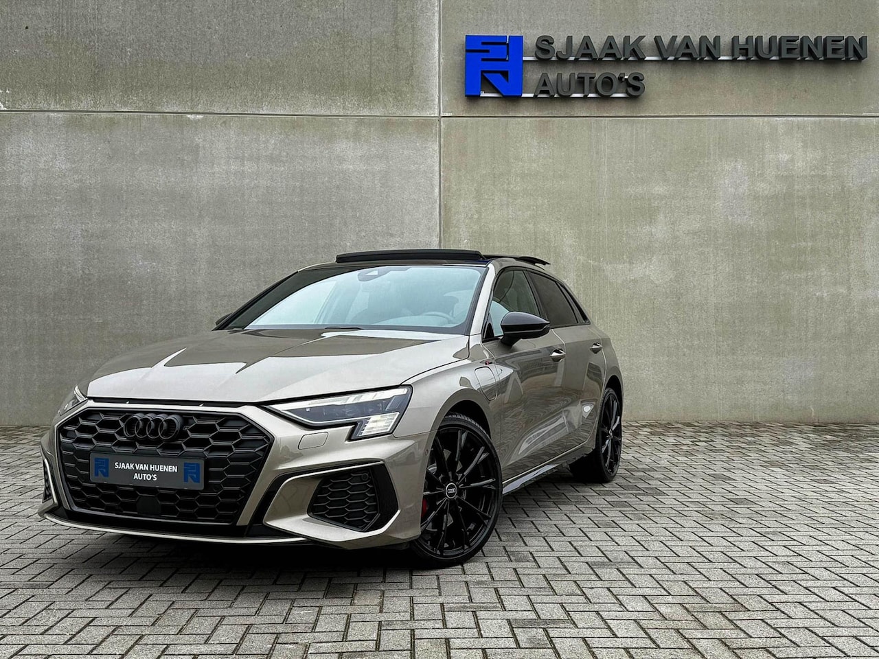 Audi A3 Sportback - 45TFSI e PHEV S Edition S line Competition 245pk S-Tronic! 1e|Panoramadak|Virtual Cockpit| - AutoWereld.nl