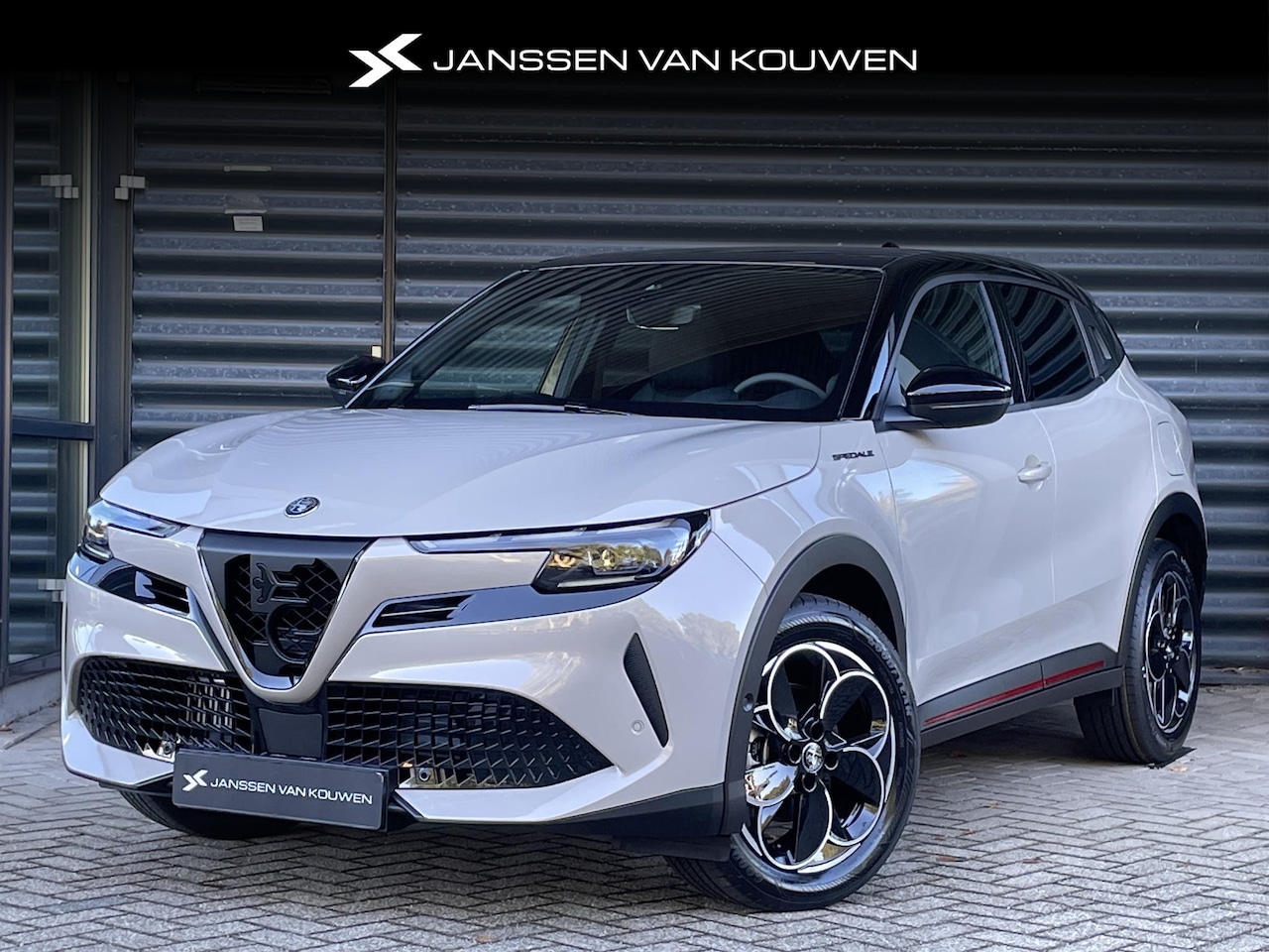 Alfa Romeo Junior - 1.2 Turbo 136pk eDCT6 Ibrida Speciale - AutoWereld.nl