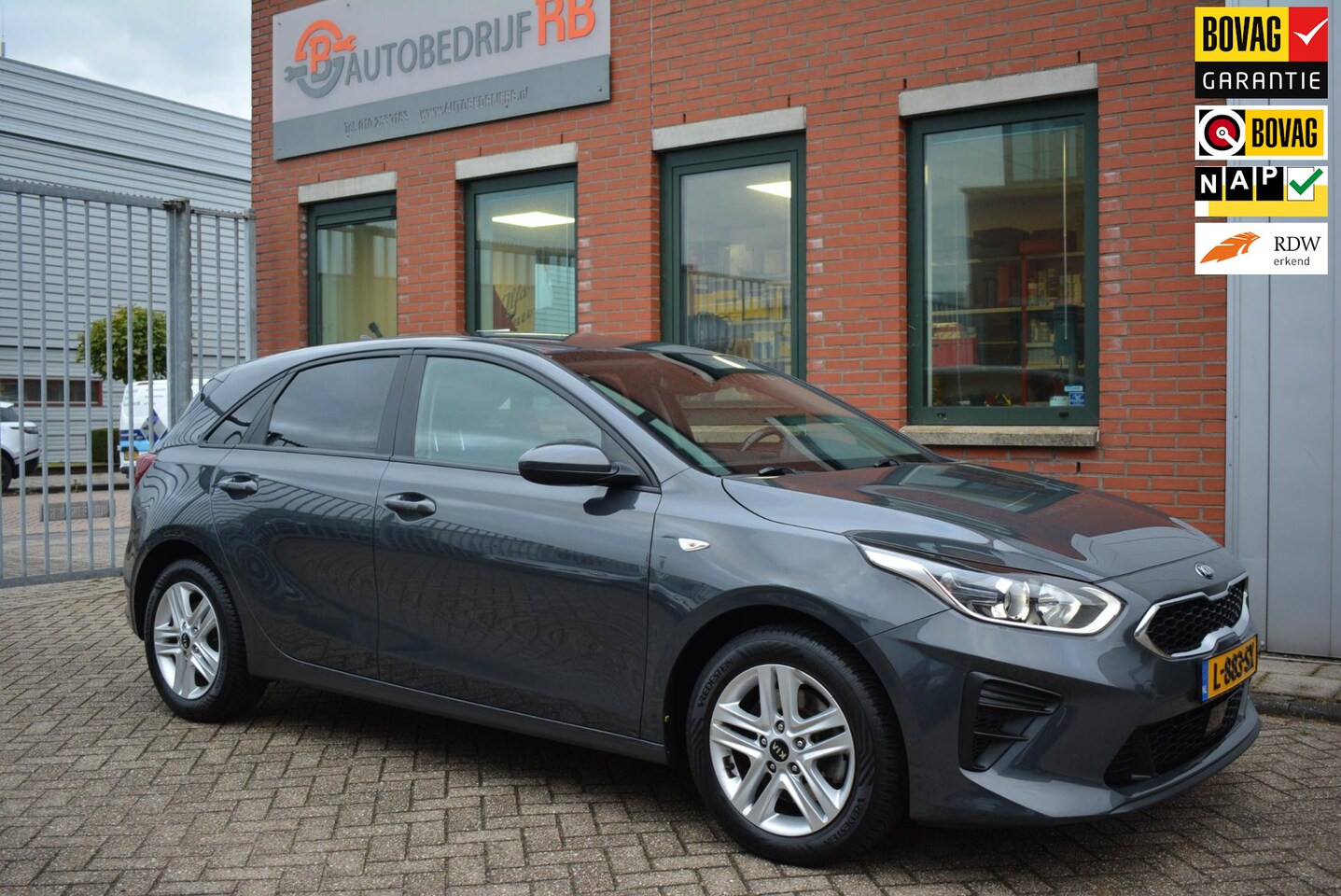 Kia Cee'd - CEED 1.0 T-GDi DynamicLine / DAB+ / CARPLAY / CAMERA - AutoWereld.nl