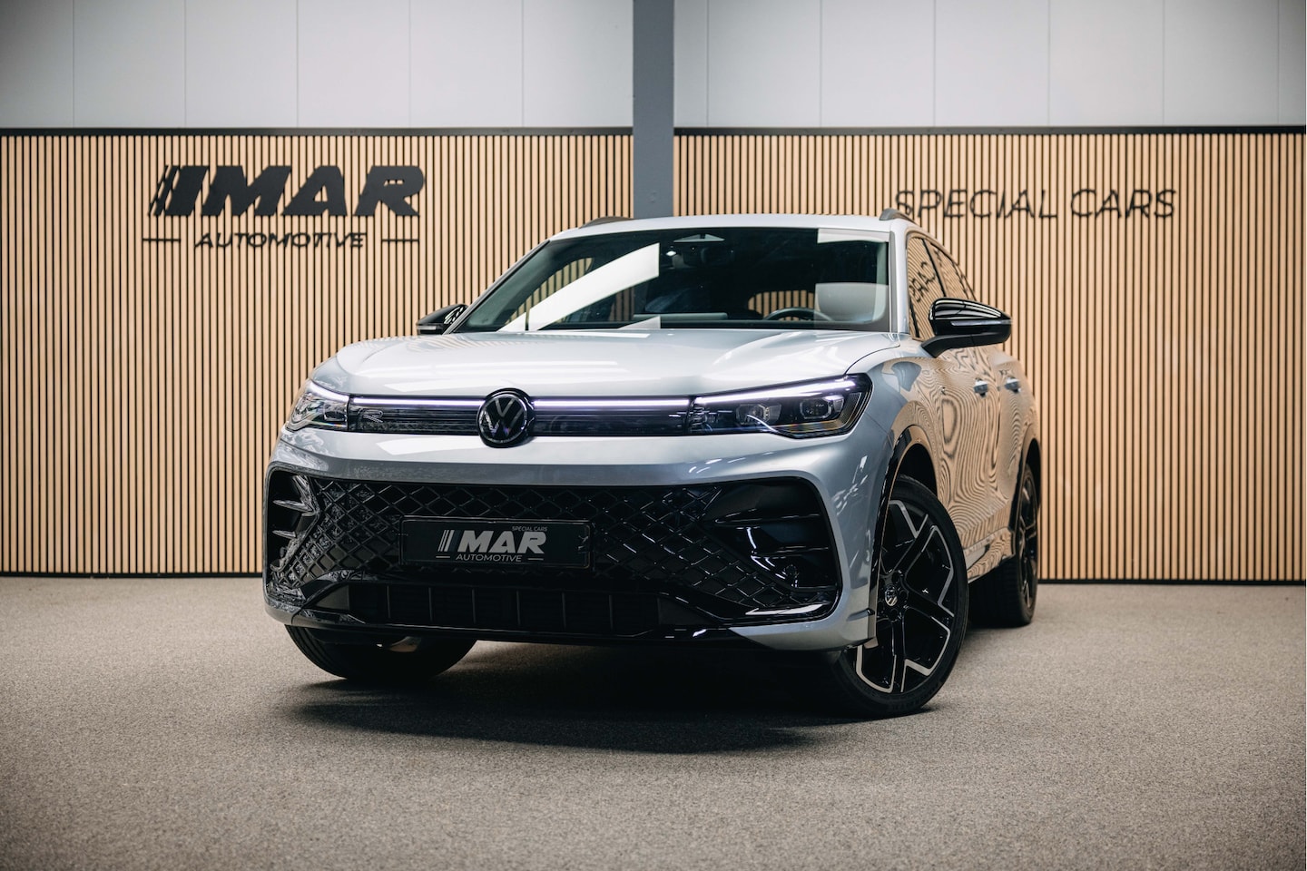 Volkswagen Tiguan - 1.5 eTSI R-Line Edition | Stoelmassage | Pano | Head-Up | Stoelverwarming en verkoeling | - AutoWereld.nl