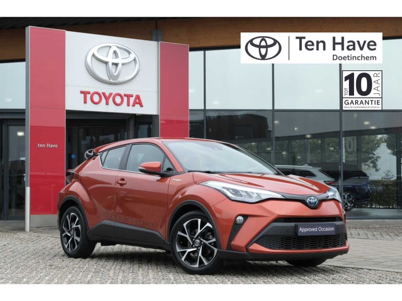 Toyota C-HR - 1.8 Hybrid 122PK Dynamic Automaat | Apple Carplay / Android Auto - AutoWereld.nl