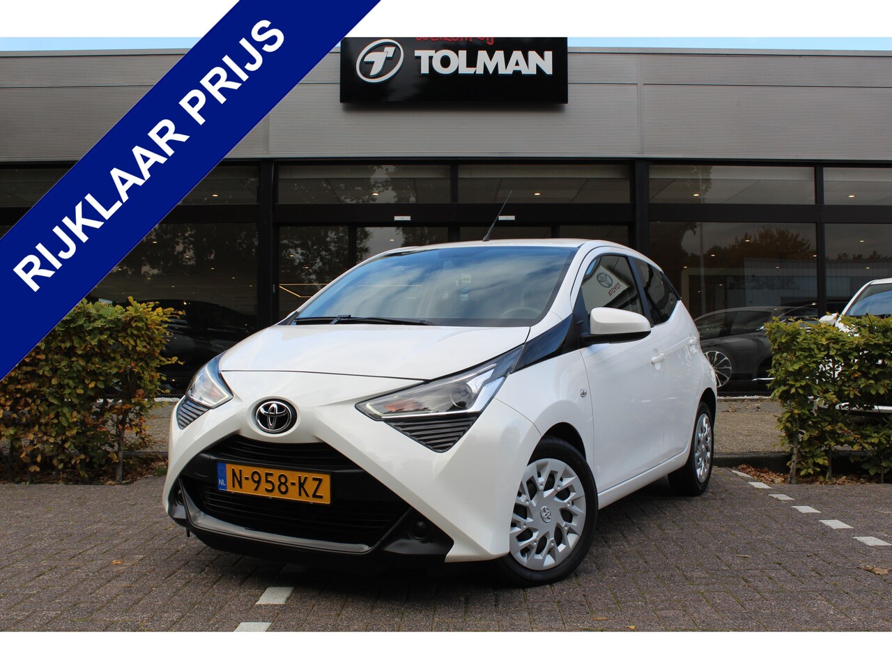 Toyota Aygo - 1.0 VVT-i x-play | Rijklaar | Apple/Android | Airco | Camera | DAB | El.Pakket | Dealer on - AutoWereld.nl
