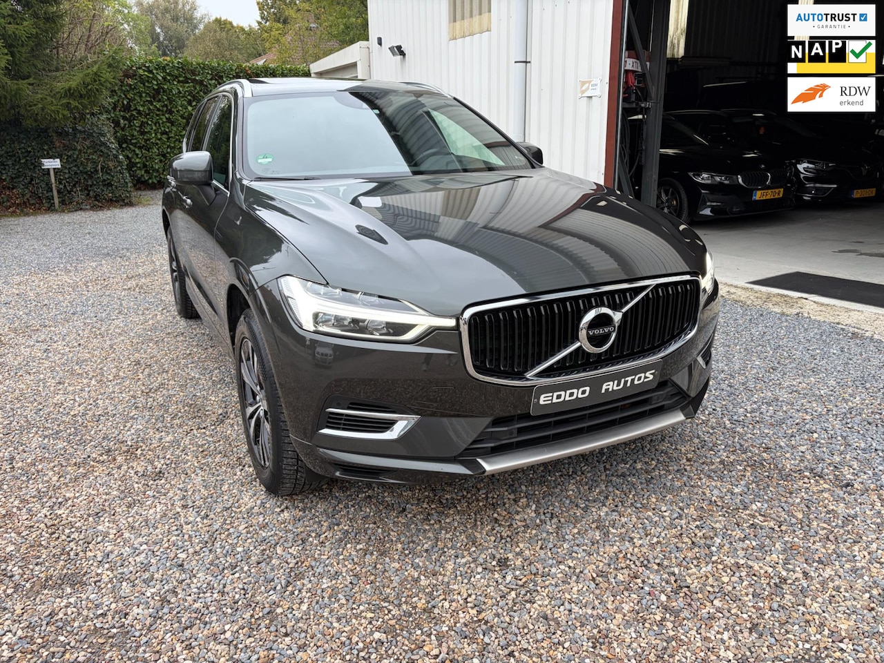 Volvo XC60 - 2.0 T8 Twin Engine AWD Momentum Pro 2.0 T8 Twin Engine AWD Momentum Pro - AutoWereld.nl