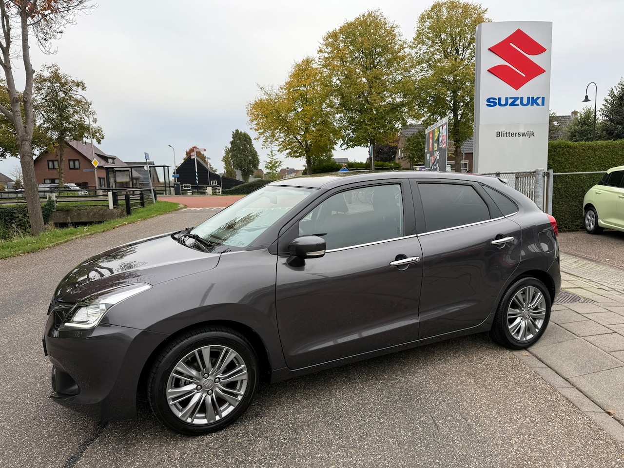 Suzuki Baleno - 1.2 Smart Hybrid High Executive // Trekhaak // Goed onderhouden Baleno // Navigatie // Rij - AutoWereld.nl