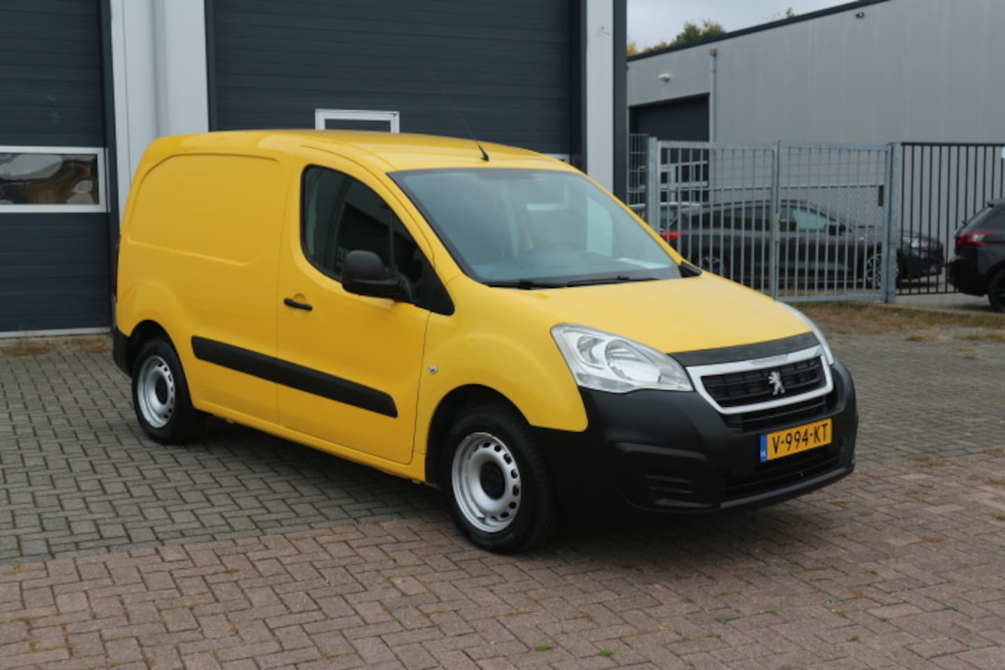 Peugeot Partner - 120 1.6 BlueHDi 75 L1 Pro 120 1.6 BlueHDi 75 L1 Pro - AutoWereld.nl