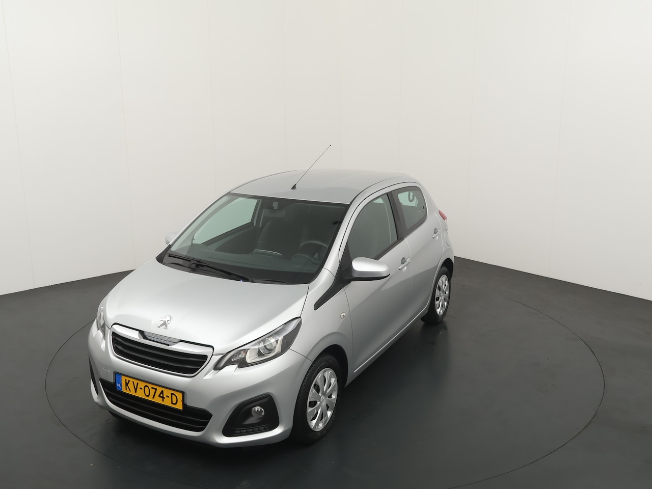 Peugeot 108 - 1.0 e-VTi 68pk Active | Airco | Bluetooth | Volledig onderhouden | All season banden | Ele - AutoWereld.nl