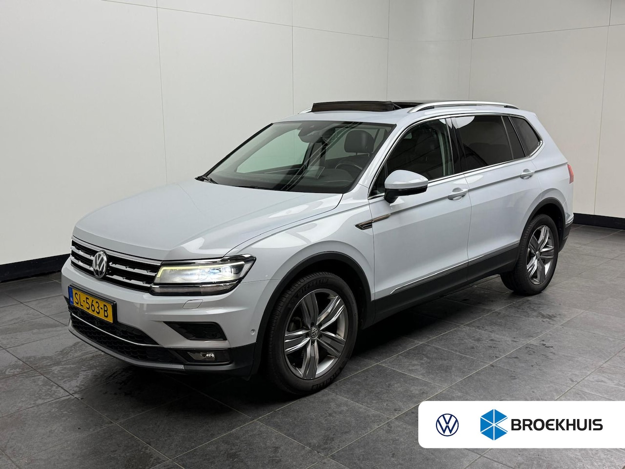 Volkswagen Tiguan Allspace - 1.4 TSI Highline 7p. 7-DSG | Trekhaak | Leder | Stoelverwarming | 360 graden camera | Head - AutoWereld.nl
