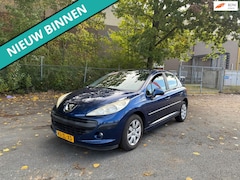 Peugeot 207 - 1.4-16V Color-line NETTE AUTO RIJDT EN SCHAKELT GOED