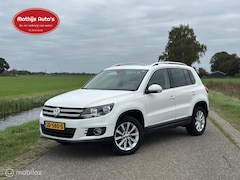 Volkswagen Tiguan - 1.4 TSI Comfort&Design Pano PDC Navi 100% onderhouden
