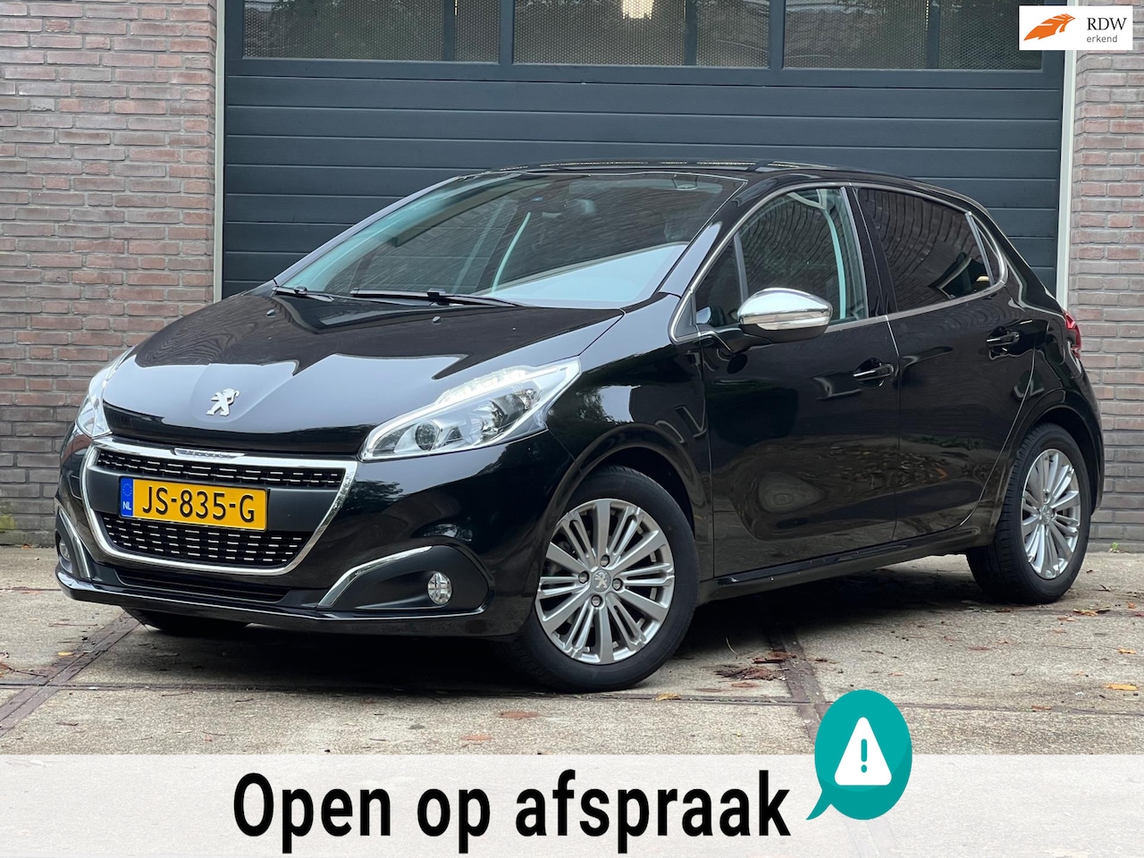 Peugeot 208 - Allure 110pk | Carplay | Navigatie | Cruise Control | Armsteun - AutoWereld.nl