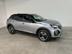 Peugeot 2008 - GT, 130PK, Atomaat, 17 inch, 360 graden camera, pdc, 4 seizoenen banden