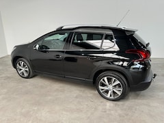 Peugeot 2008 - Allure, 110 PK, Trekhaak, 4 seizoenen banden, ecc, 17 inch, camera