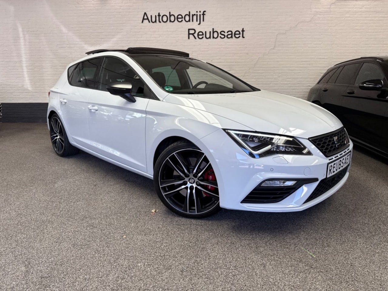 SEAT Leon - 2.0 TSI CUPRA 300 Dsg Panodak Beats Carplay Incl 12Mnd Garantie - AutoWereld.nl