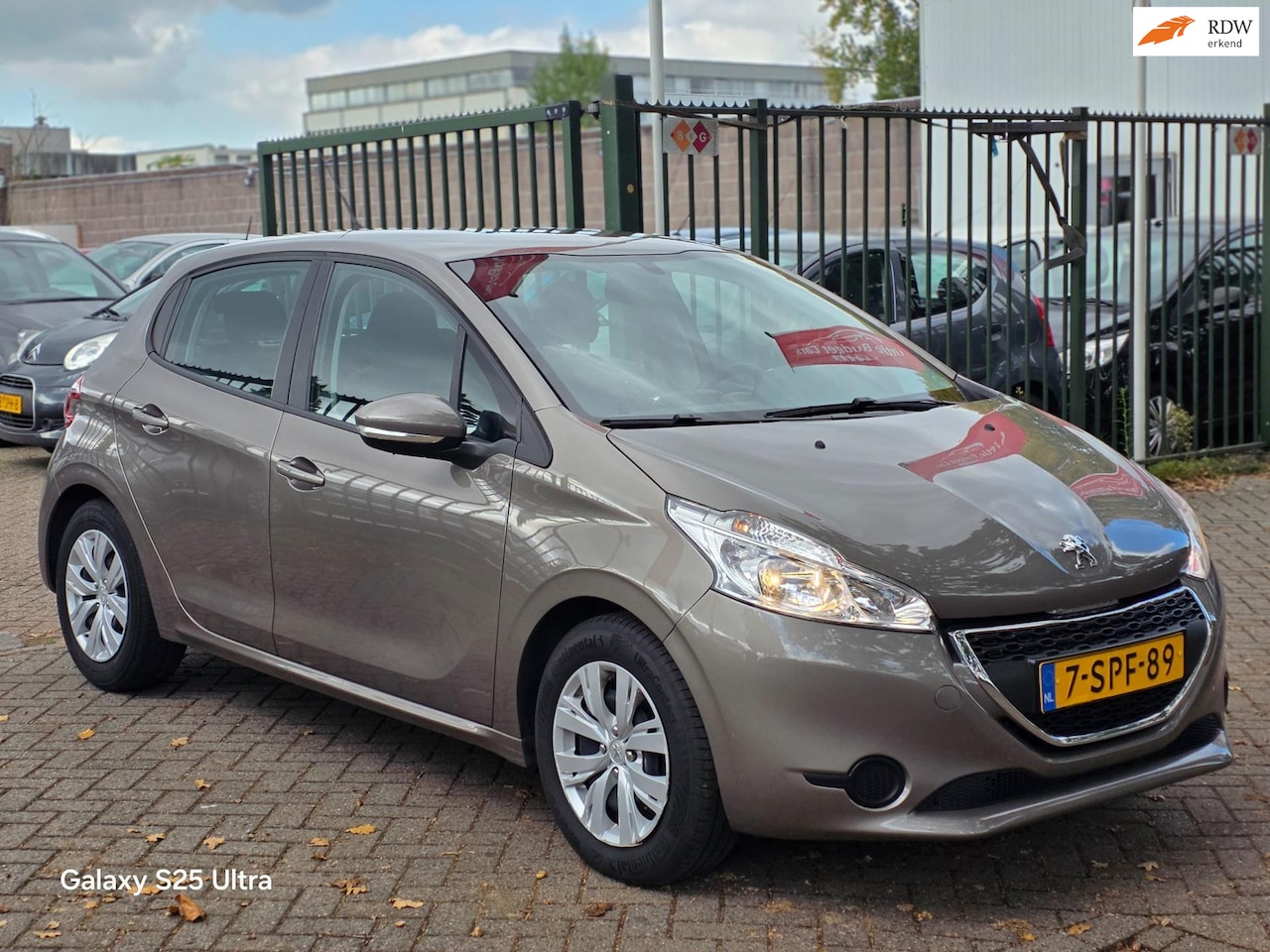 Peugeot 208 - 1.2 VTi Active 2e eigenaar volledig dealer onderhouden airco cruis control cv op afs - AutoWereld.nl