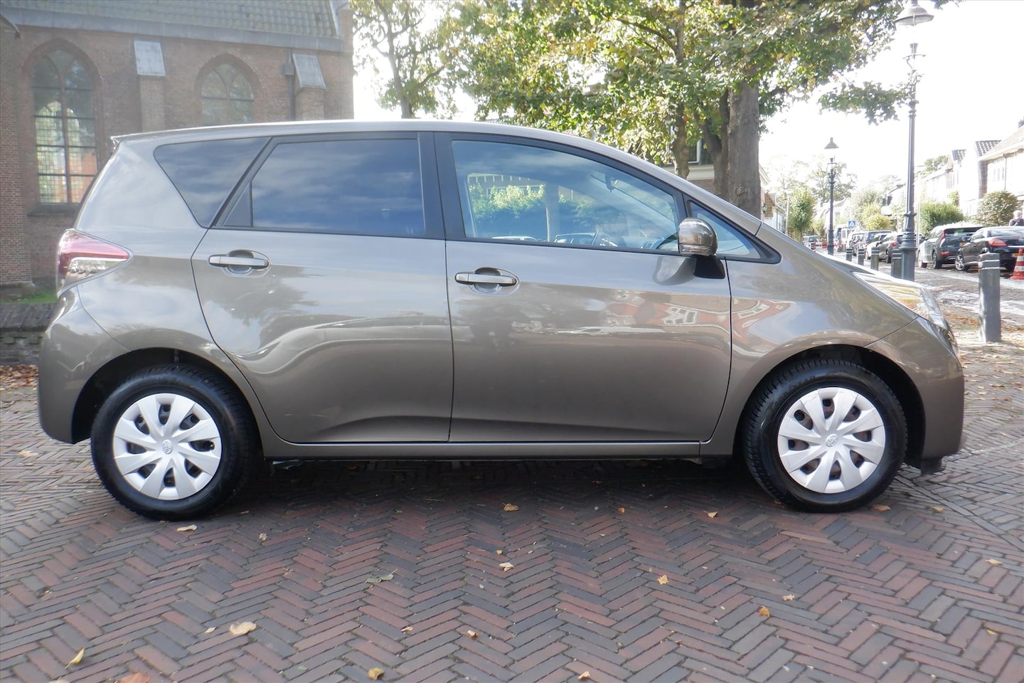 Toyota Verso S - 1.3 VVT- CVT Aspiration - CAMERA -CRUISE-70.000 KM - BOVAG - AutoWereld.nl
