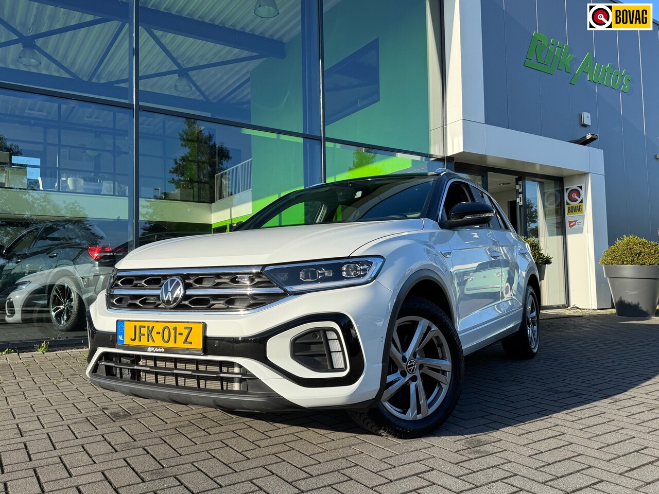Volkswagen T-Roc - 1.5 TSI R-Line Edition * Camera * Massage * Parkeerhulp - AutoWereld.nl