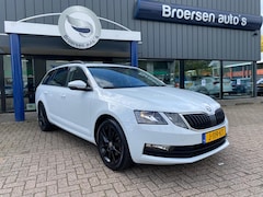 Skoda Octavia Combi - 1.5 TSI 150pk DSG-7 Business Edition met Half Leder, Trekhaak en Stoelv