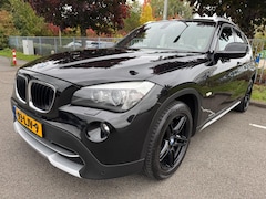 BMW X1 - SDrive18i Executive Automaat Xenon Trekhaak Navigatie