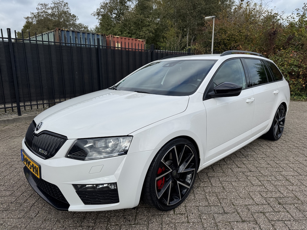 Skoda Octavia Combi - 2.0 TSI RS 220 PK 6 Versn Clima/Stoelverw/Navi/Cam - AutoWereld.nl