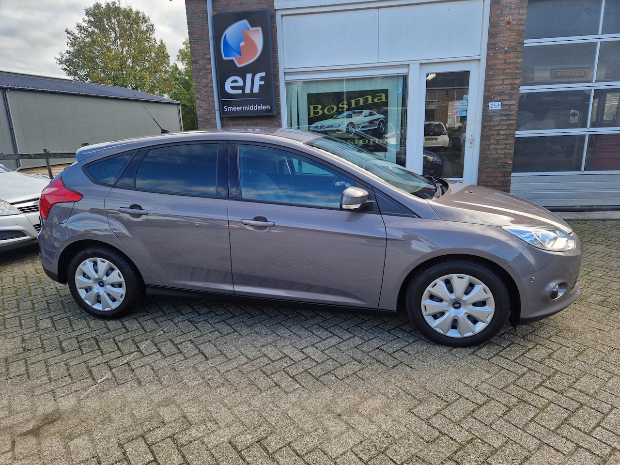 Ford Focus - 1.0i ''Lease Titanium'' 125 Pk !! Airco - Apk 04-03-2026!! - AutoWereld.nl