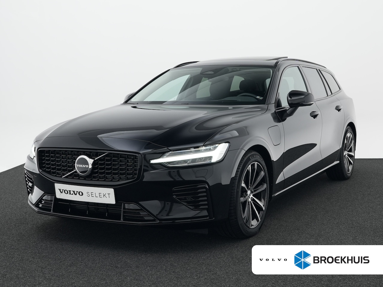 Volvo V60 - 2.0 T6 Plug-in hybrid AWD Ultra Dark | Head-Up | Harman Kardon | Panoramadak | Leder | Pri - AutoWereld.nl