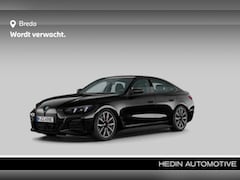 BMW i4 - eDrive40 84 kWh | M-Sport Pro | Trekhaak | Panoramadak elektrisch | Stoelverwarming bestuu