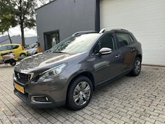 Peugeot 2008 - 1.2 PureTech Blue Lion DEALER OND/TREKHAAK/NAP/