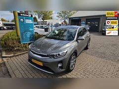 Kia Stonic - 1.0 T-GDi ComfortPlusLine Navigator l Trekhaak l Camera l Parkeer sensoren l Navi l Blueto