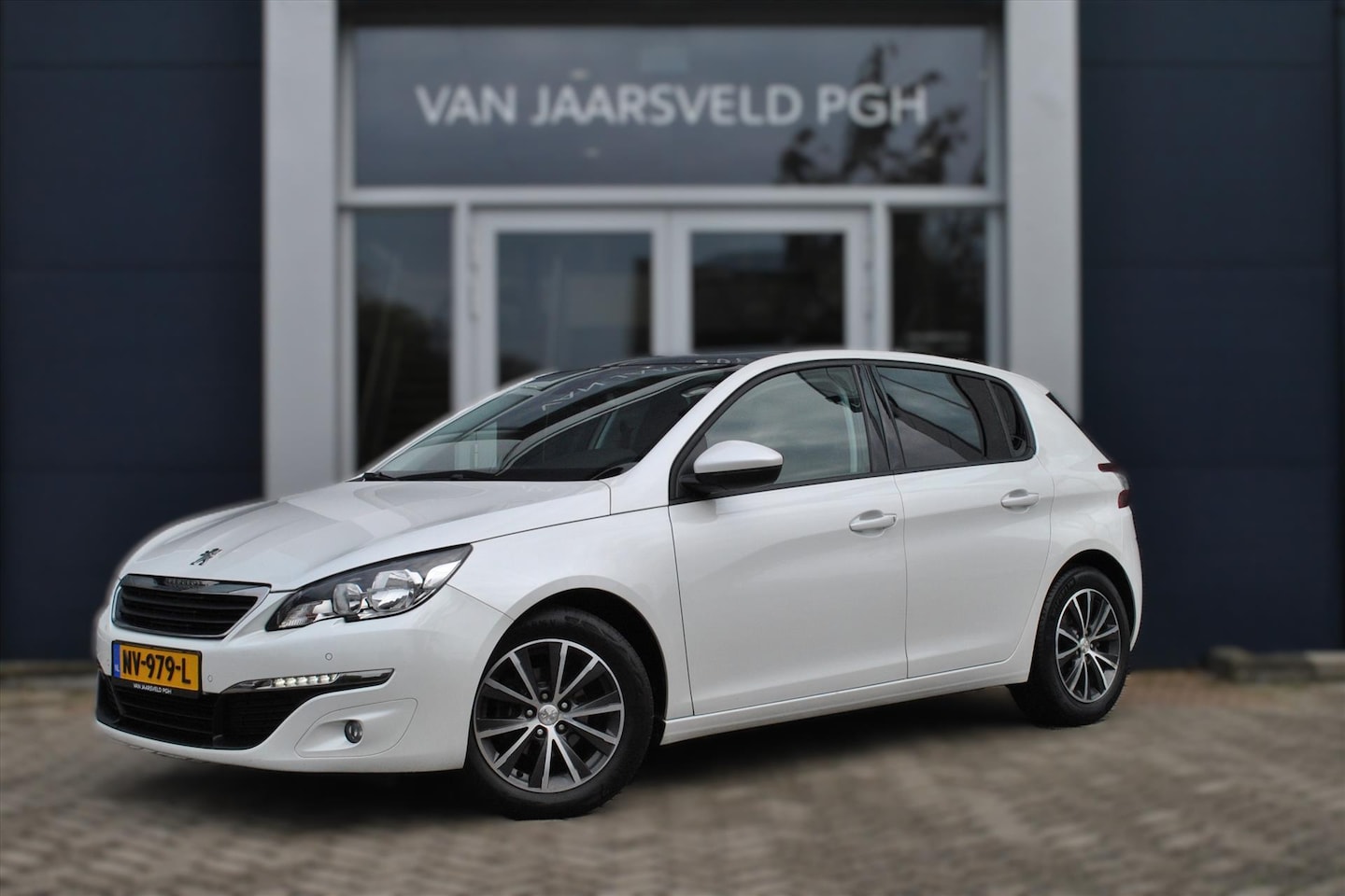 Peugeot 308 - Bleu Lion 1.2 PureTech 110pk Navi - AutoWereld.nl
