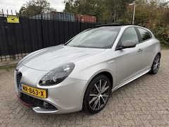 Alfa Romeo Giulietta - 1.4 Turbo MultiAir Super Panorama/Bose/Leer/Stoelverw/Clima/Navi