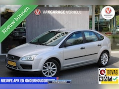 Ford Focus - 1.6-16V|105PK|5Drs|Airco|Trekhaak|Boekjes|Nap