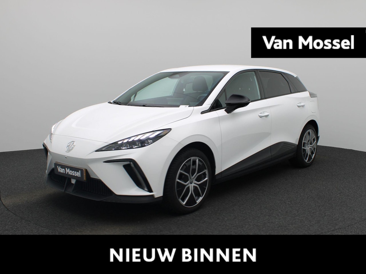MG 4 - MG4 64 kWh Luxury - AutoWereld.nl