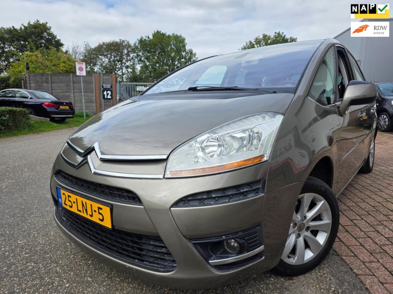 Citroën C4 Picasso - 1.6 VTi Business 5p. 1.6 VTi Business 5p. - AutoWereld.nl