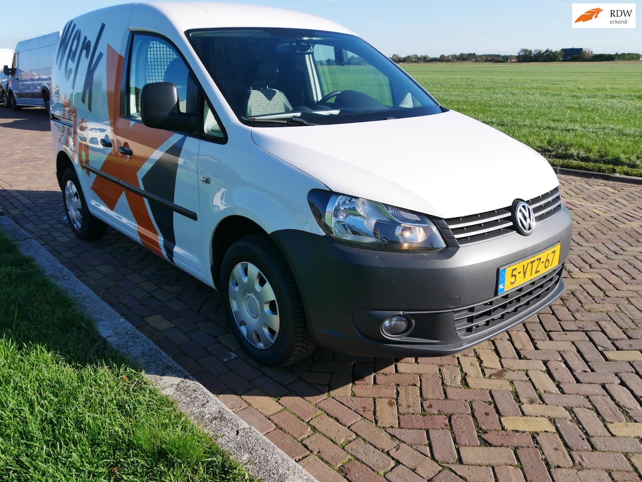 Volkswagen Caddy - 1.6 TDI Go 55kW AC RADIO ** 3499 EX BTW ** >>NEW APK/TUV<< - AutoWereld.nl