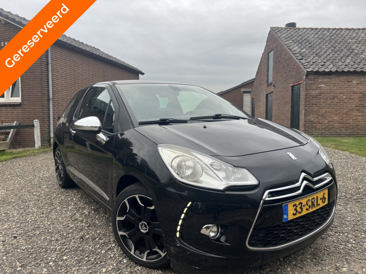 Citroën DS3 - 1.6 e-HDi So Chic Luxe uitvoering - AutoWereld.nl