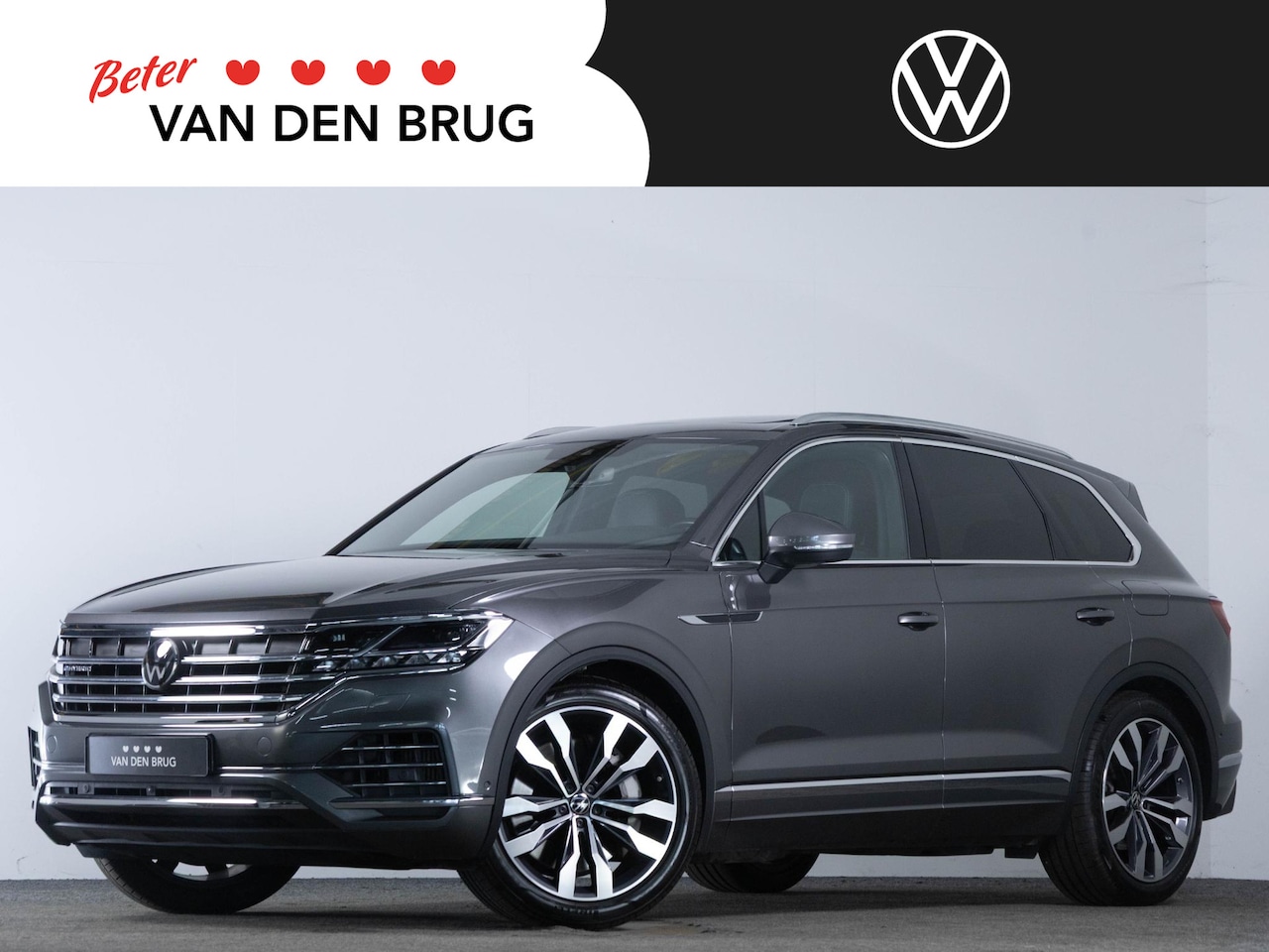 Volkswagen Touareg - 3.0 TSI 381 PK eHybrid 4MOTION Elegance | LED Matrix IQ | Luchtvering | Panoramadak | 360 - AutoWereld.nl